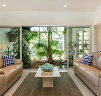 Adelphi Waterfront 2 Bedroom Ground Floor Home - Hotel NSW