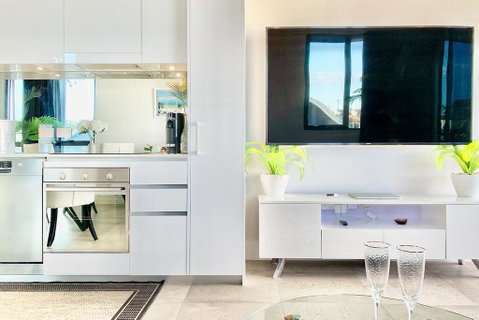 AdriaticBlu Luxe 2 Bed Apartment With Stunning Ocean Views - Hotel NSW 2