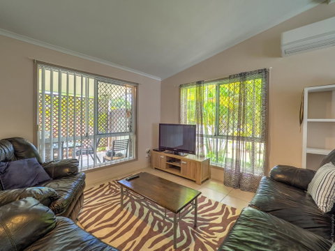 Affordable Holiday Home - Hotel NSW 0