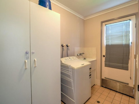 Affordable Holiday Home - Hotel NSW 2