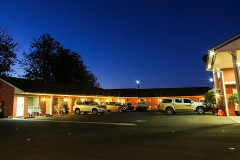 Akuna Motor Inn And Apartments - Hotel NSW 1