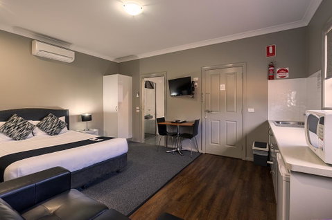 Akuna Motor Inn And Apartments - Hotel NSW 2