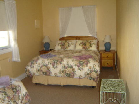 Albany Historic Cottage - Hotel NSW 3