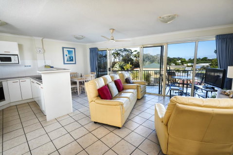Alexander Beachfront Apartments - Hotel NSW 2