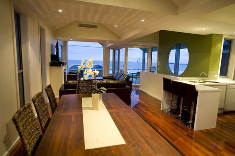 Aloha Beachfront Port Fairy - Hotel NSW 1