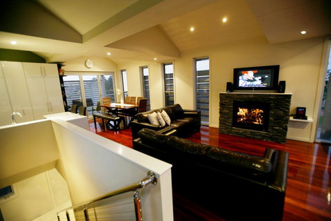 Aloha Beachfront Port Fairy - Hotel NSW 2