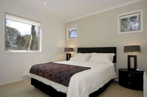 Alpenglow - Hotel NSW 3