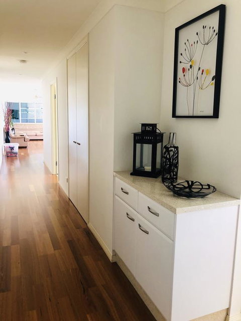 Amazing Apartment Ocean Views And Hot Tub On Balcony - Coolangatta - Hotel NSW 3