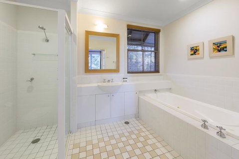 Apartments @ 15 Thompsons - Hotel NSW 3