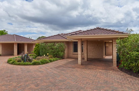 API Busselton Seaside Escape Apartments - Hotel NSW 3