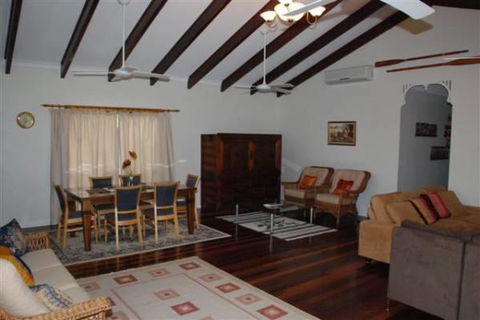 Appian Beach House - Hotel NSW 2