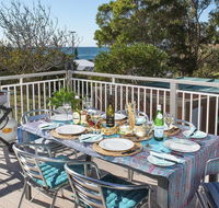 Araluen on Holden - great deck with ocean views