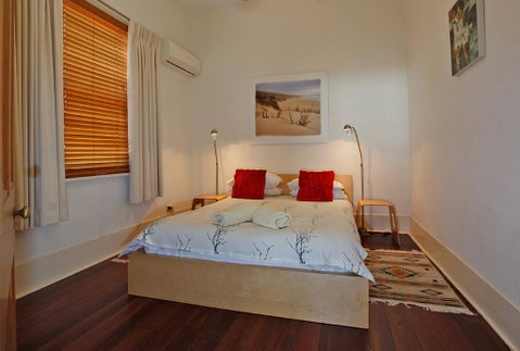 Art On Attfield - Cute Heritage 1 Bedroom Stone Cottage - Hotel NSW 2