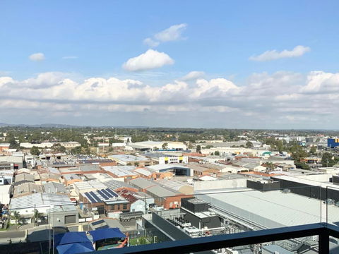M-city Apartment - Executive Twin King Ensuites - Fully Equipped - Free Parking, Fast Wifi, Smart TV, Netflix, Complementary Drinks & Amenities - M-city Shopping Centre Clayton 3168 - Hotel NSW 3