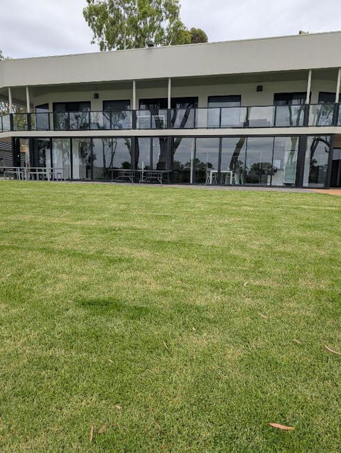 Mannum River Rentals - Hotel NSW 3