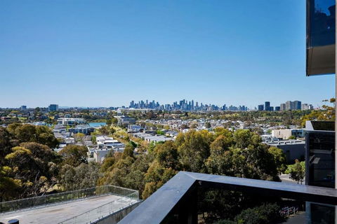 Maribyrnong Marvel Charm With Cityscape Bliss - Hotel NSW 3