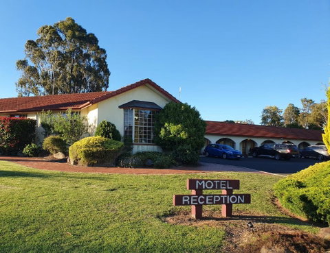 McNevins Warwick Motel - Hotel NSW 0
