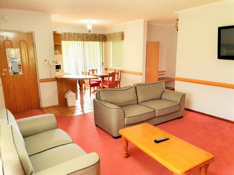 McNevins Warwick Motel - Hotel NSW 3