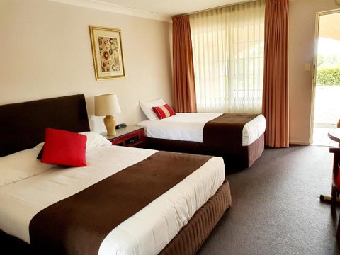McNevins Warwick Motel - Hotel NSW 2
