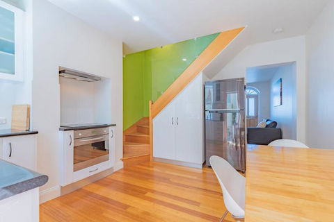 MELVINGTON BOUTIQUE APARTMENT IN HOBART CBD O - Hotel NSW 2