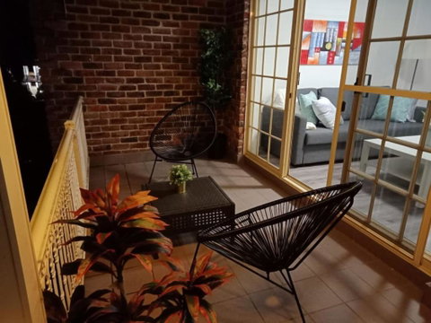 Modern 2BR Apartment With Parking - Hotel NSW 3