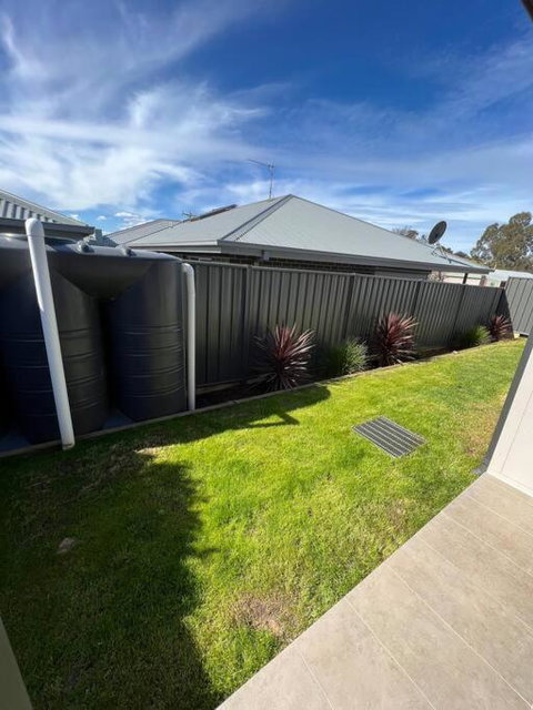 Modern Home Away From Home - Hotel NSW 3