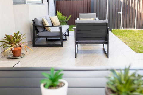 Modern Home In The Heart Of Bankstown - Hotel NSW 2