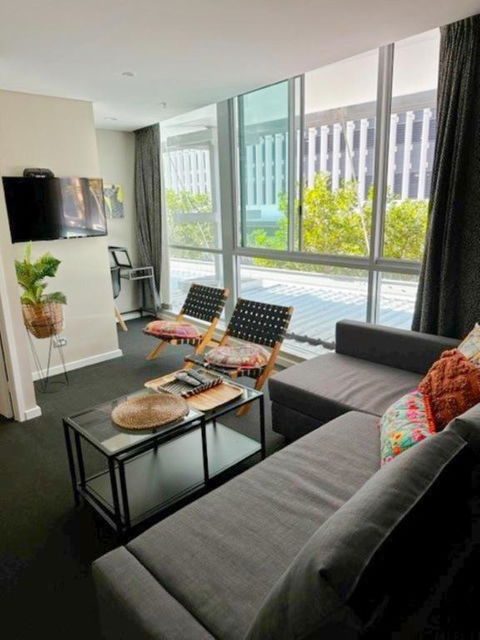 NEW Exquistely Furnished 2 Bedroom Apartment - Hotel NSW 1
