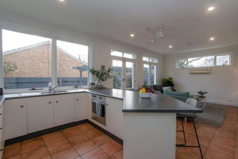 Morris And Eaton Cottages - 3BR WiFi Parking - Hotel NSW 2