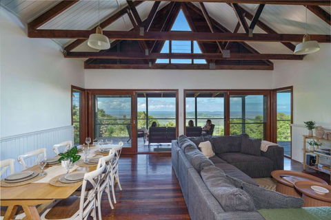 Mountain Retreat With Ocean Views And Fireplace - Hotel NSW 2