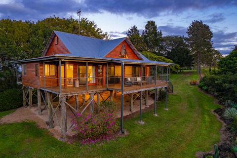 Mountain Retreat With Ocean Views And Fireplace - Hotel NSW 3