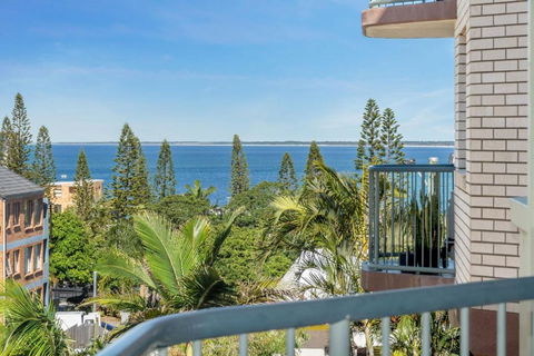 Nautilus Unit 3 Kings Beach QLD - Hotel NSW 0