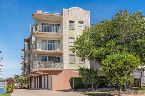 Nautilus Unit 3 Kings Beach QLD - Hotel NSW 1