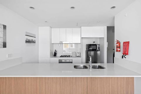 NEW 3BR Apt In Kingsgrove Sleeps 7 - Hotel NSW 2