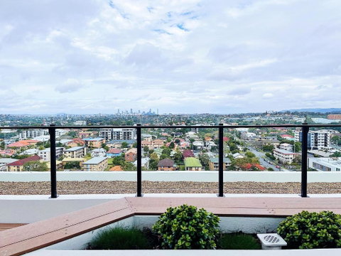 New Apartment Close To Westfield And Hospital - Hotel NSW 1