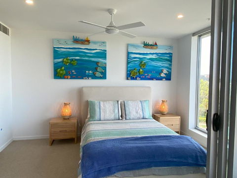 NEW Upmarket OCEAN 3Bed 2Bath Unit - 250m 2 BUDDINA BEACH! - Hotel NSW 3