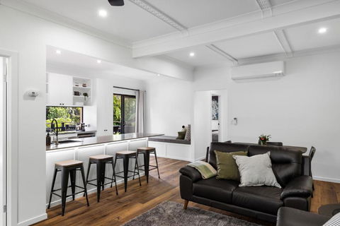 New Modern 2 Bedroom Mountain Retreat Escape - Hotel NSW 3