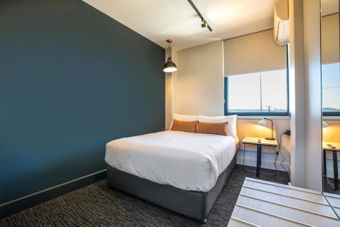 Nightcap At Chardons Corner Hotel - Hotel NSW 3