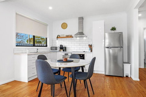 Nth Central 3BR - Split Systems Throughout & Wifi - Hotel NSW 2