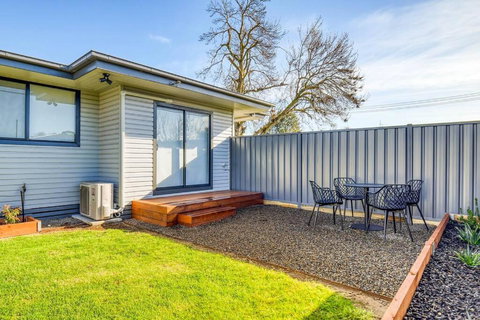 Nth Central 3BR - Split Systems Throughout & Wifi - Hotel NSW 3