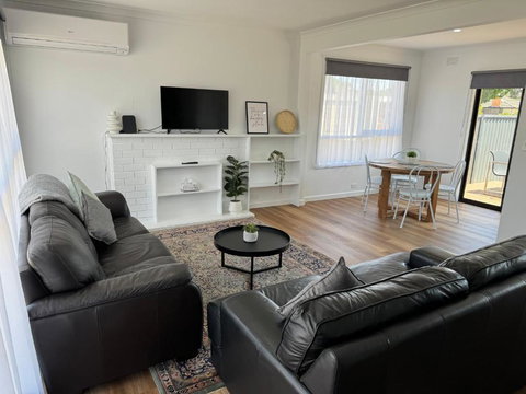 Nth Central 4BR Reno W WiFi - Hotel NSW 0