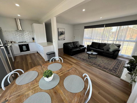 Nth Central 4BR Reno W WiFi - Hotel NSW 1