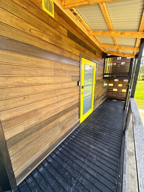 Ocean Breeze Tiny House - Ocean And Lake View - Hotel NSW 3