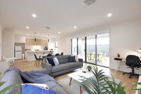 No Stairs Dbl Garage Aircon Woodville North - Hotel NSW 0