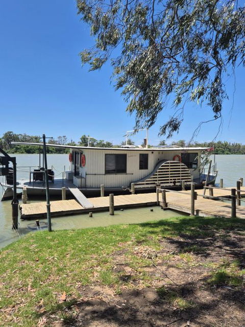 Paddle Wheeler Lilian - Hotel NSW 3