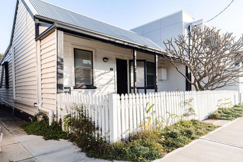 Pattys Cottage - Pet Friendly Home In Merewether - Hotel NSW 1