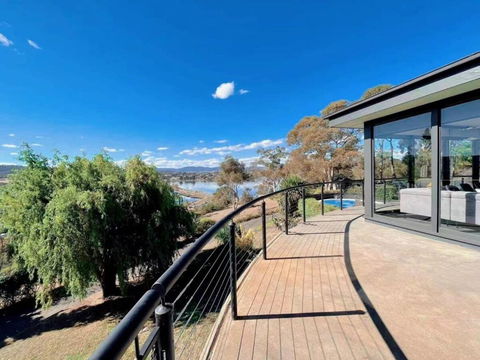 Peaceful House With Great Ocean & Mountain View - Hotel NSW 3