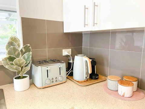 Peaceful Merewether Family Home - Hotel NSW 2