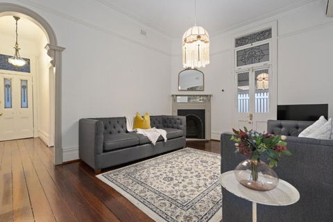 Picture Perfect Create Timeless Treasures - Hotel NSW 3