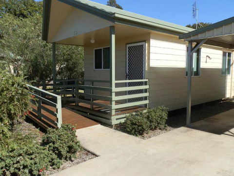 PepperTree Cabins, Kingaroy - Hotel NSW 2